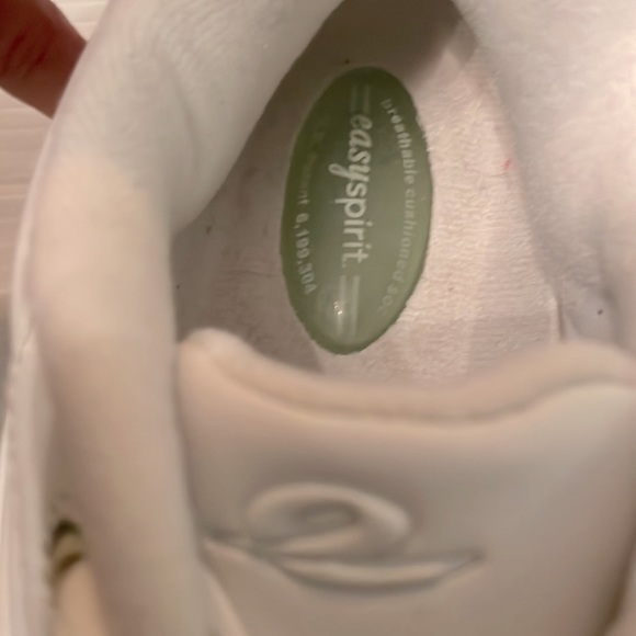 Easy Spirit Women's Beige Leather Walking Shoes Stars size 10 EUC - Picture 2 of 12